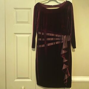 Elegant Velvet Dress in Deep Burgundy